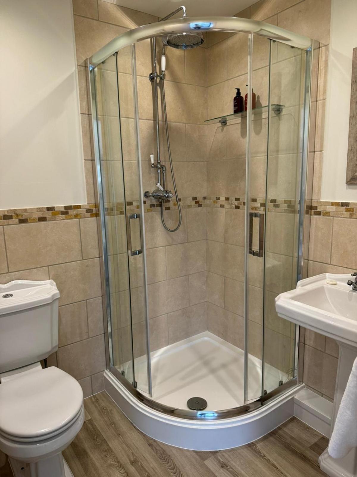 Chew View Luxury Apartment Кейншем Екстер'єр фото
